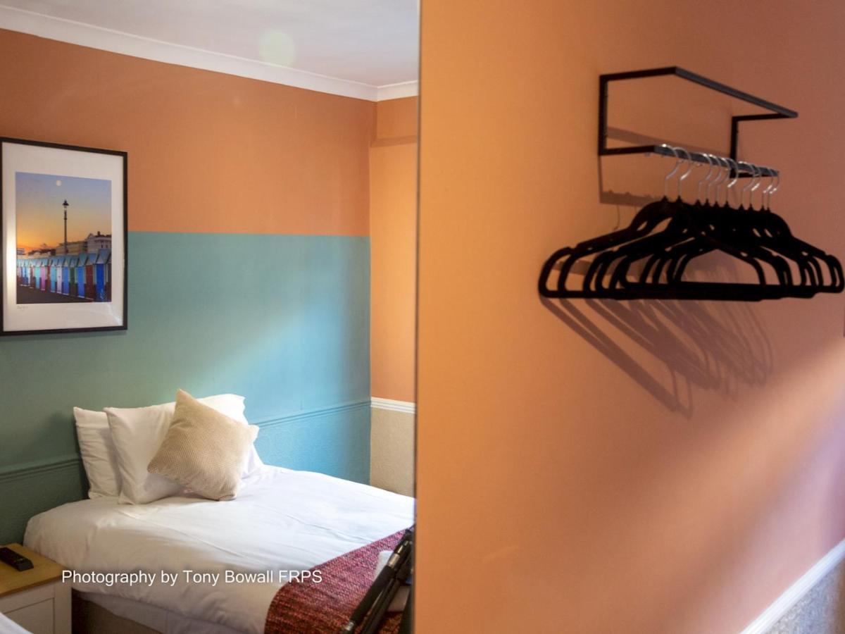 برايتون Pass The Keys Room 14 Twin The Blessed Elizabeth Boutique Suite المظهر الخارجي الصورة